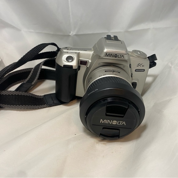 Other - Minolta Maxxum Stsi 35mm Camera w/ 28-80mm Lens Working Used No Battery